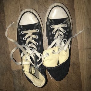 Women’s Converse size 7